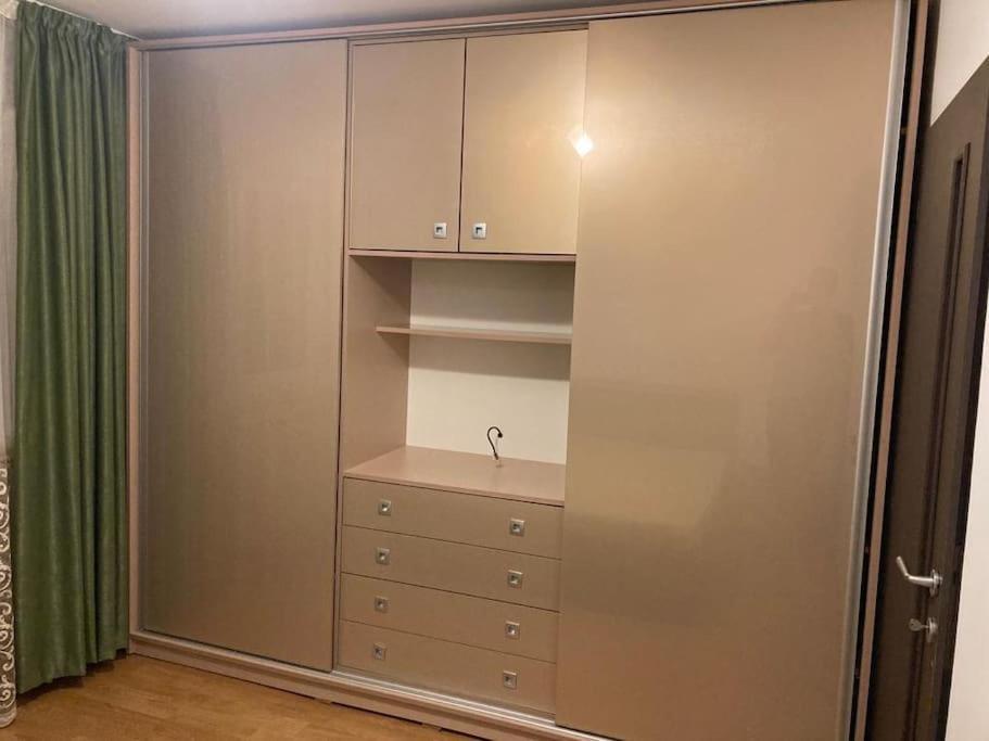 Apartament 3 Camere De Inchiriat 크라이오바 외부 사진